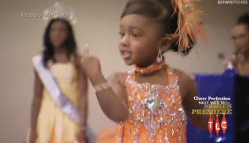 toddlers and tiaras middle finger GIF-downsized